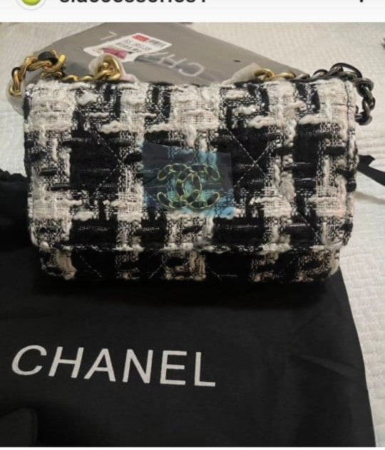 Tweed Chanel